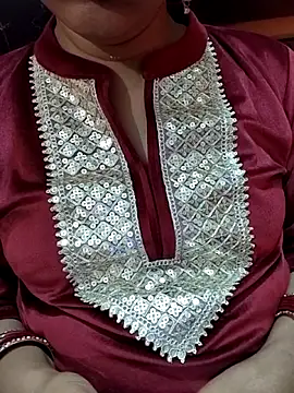 Snapshot of Diya_143 chatting on February 15, 2026, 7:57 pm Diya 143 online show from February 15, 2026, 7:57 pm