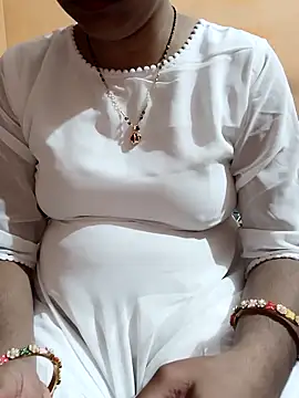 Snapshot of Diya_143 chatting on October 24, 2025, 4:44 am Diya 143 online show from October 24, 2025, 4:44 am