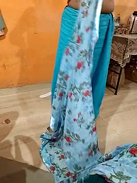 Snapshot of Diya_143 chatting on February 11, 2026, 6:19 pm Diya 143 online show from February 11, 2026, 6:19 pm