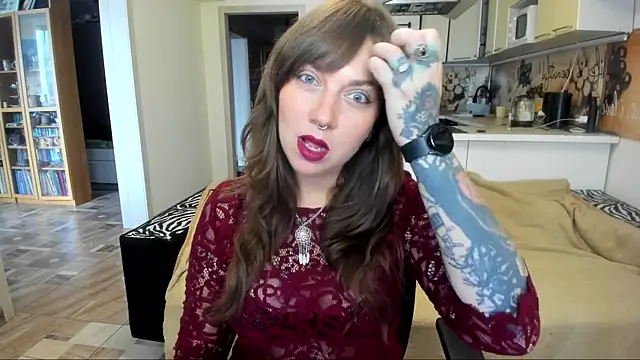 StacyTigerr online show from October 2, 2025, 8:29 am