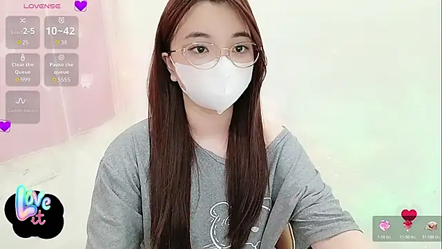 littlecn online show from October 17, 2025, 11:50 pm