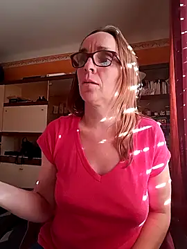 Dettybitch40 online show from September 18, 2025, 2:53 pm