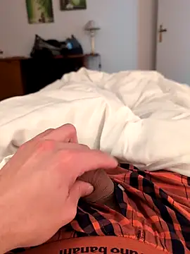 Snapshot of jungerbummser23 chatting on November 24, 2025, 8:20 pm jungerbummser23 online show from November 24, 2025, 8:20 pm