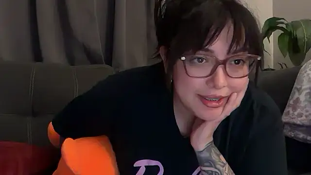 nativepumpkin95 online show from September 19, 2025, 2:48 am