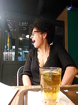 LightedWoman online show from February 20, 2025, 5:12 am