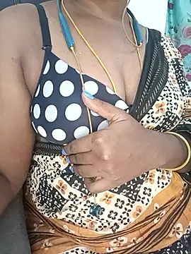 Snapshot of Tamil-hotwife chatting on June 19, 2026, 8:20 am Tamil-hotwife online show from June 19, 2026, 8:20 am