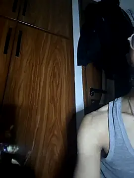 kingofextrasize online show from May 19, 2026, 2:29 am