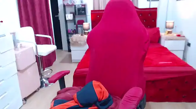 Snapshot of FrancineGarcia chatting on March 13, 2025, 12:27 am FrancineGarcia online show from March 13, 2025, 12:27 am