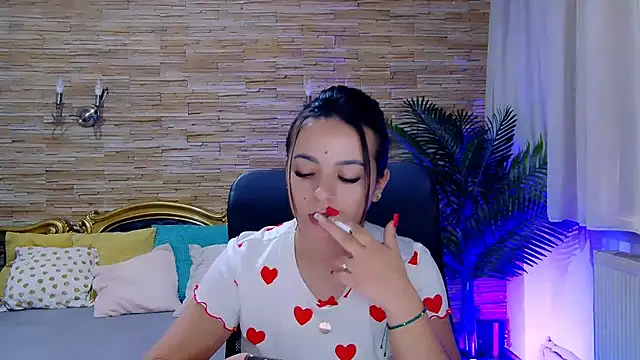 Snapshot of PlayfulElla chatting on February 21, 2025, 11:44 am PlayfulElla online show from February 21, 2025, 11:44 am