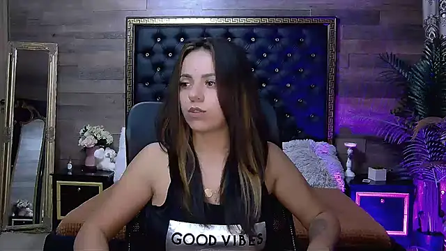 Snapshot of PlayfulElla chatting on September 21, 2025, 5:01 am PlayfulElla online show from September 21, 2025, 5:01 am