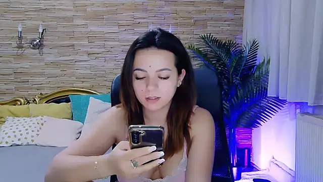 Snapshot of PlayfulElla chatting on February 27, 2025, 3:26 pm PlayfulElla online show from February 27, 2025, 3:26 pm