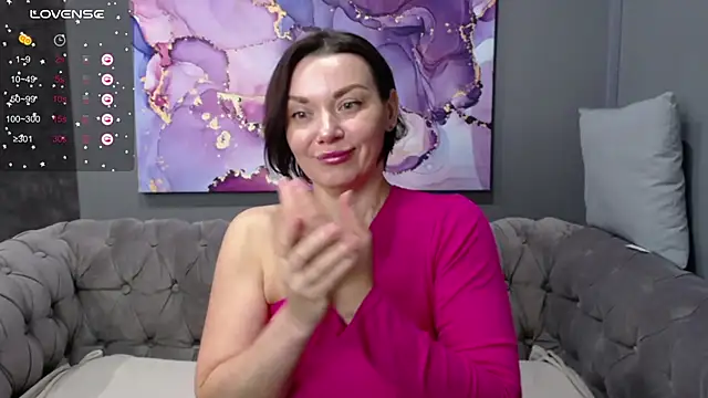 EveLibston online show from November 3, 2025, 2:06 am