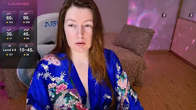 Snapshot of Kira_land chatting on May 9, 2026, 8:34 pm Kira land online show from May 9, 2026, 8:34 pm