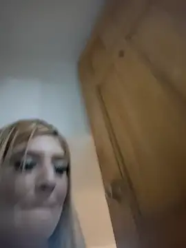 Snapshot of bootiebby chatting on December 27, 2024, 10:01 am bootiebby online show from December 27, 2024, 10:01 am