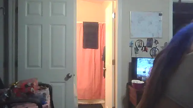 bootiebby online show from December 16, 2025, 1:54 am