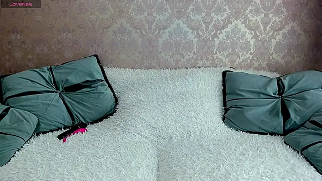 XLindaMilfX online show from November 8, 2025, 7:01 am