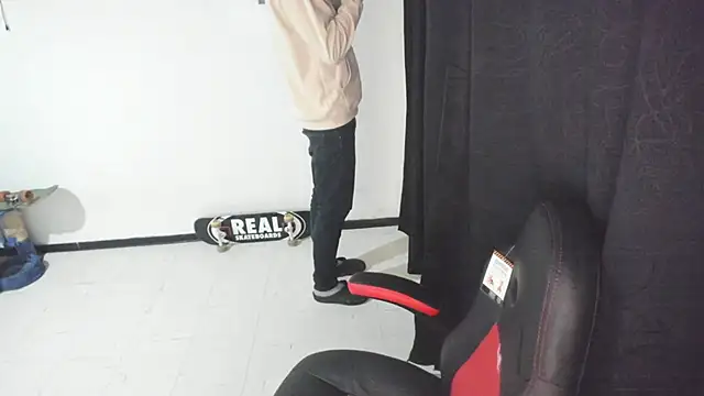 Snapshot of Jeff_Walton@xh chatting on December 13, 2025, 8:04 pm Jeff Waltonxh online show from December 13, 2025, 8:04 pm