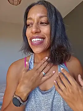 Goldenlace online show from November 4, 2025, 2:10 pm