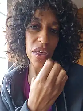 Goldenlace online show from November 28, 2025, 12:38 pm