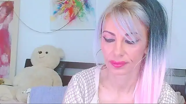 HoneyLara online show from March 15, 2026, 8:38 pm