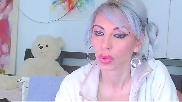 HoneyLara online show from March 11, 2026, 10:04 pm