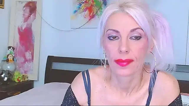 HoneyLara online show from September 26, 2025, 9:21 pm