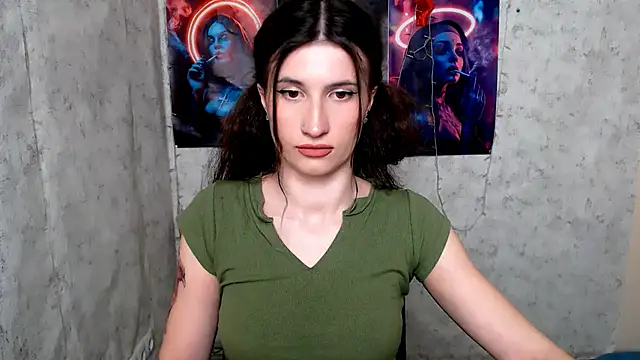 Snapshot of MaryEm976 chatting on April 21, 2026, 6:53 am MaryEm976 online show from April 21, 2026, 6:53 am