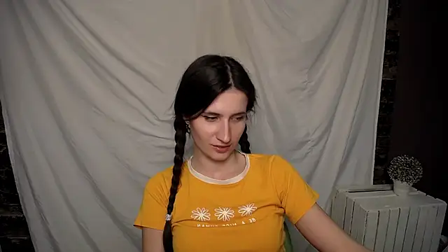 Snapshot of MaryEm976 chatting on February 14, 2025, 1:29 pm MaryEm976 online show from February 14, 2025, 1:29 pm