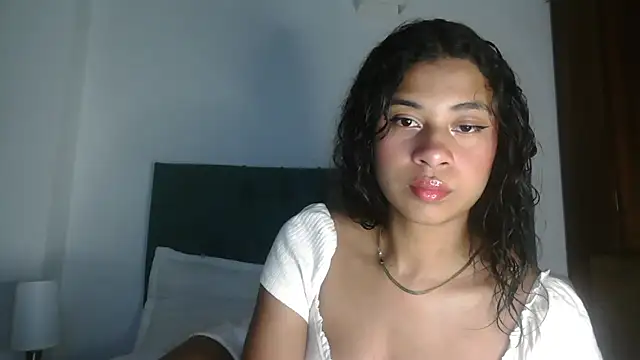 dark enchantress  online show from September 18, 2025, 5:43 am