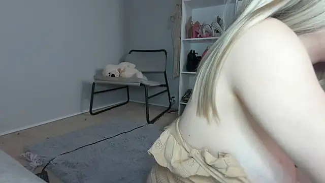 Snapshot of BelieveinEmliy chatting on September 9, 2025, 8:13 am BelieveinEmliy online show from September 9, 2025, 8:13 am