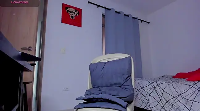 Snapshot of Cloudy_pigDude chatting on March 19, 2025, 4:47 am Cloudy pigDude online show from March 19, 2025, 4:47 am