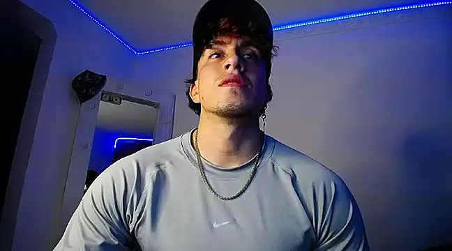 strongboy  online show from December 24, 2024, 5:27 am