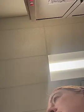 Snapshot of cinnatitties chatting on October 3, 2025, 7:48 pm cinnatitties online show from October 3, 2025, 7:48 pm