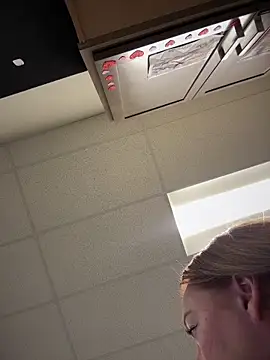 Snapshot of cinnatitties chatting on September 23, 2025, 4:58 pm cinnatitties online show from September 23, 2025, 4:58 pm