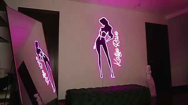 Snapshot of Katyerave chatting on November 18, 2025, 8:23 pm Katyerave online show from November 18, 2025, 8:23 pm