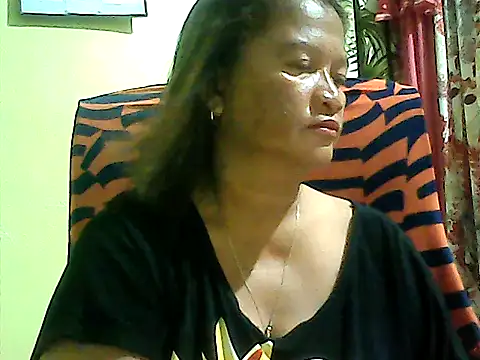 Snapshot of hott_scarlett chatting on July 23, 2026, 12:13 pm hott scarlett online show from July 23, 2026, 12:13 pm
