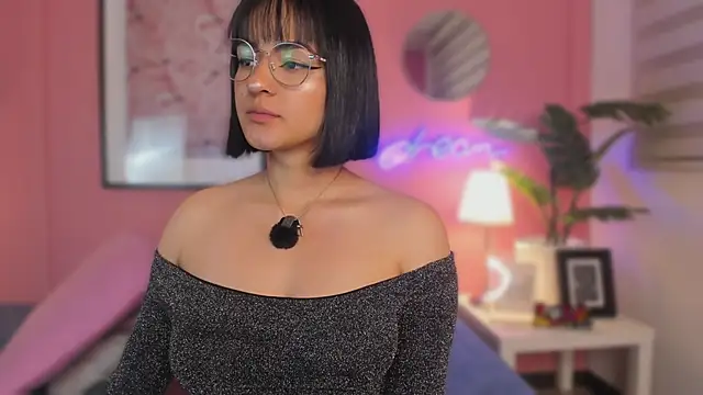 Snapshot of SoySaraa chatting on December 17, 2025, 6:18 am SoySaraa online show from December 17, 2025, 6:18 am