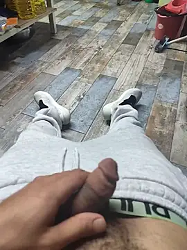 Snapshot of By_izmirli3535 chatting on October 11, 2025, 12:44 am By izmirli3535 online show from October 11, 2025, 12:44 am