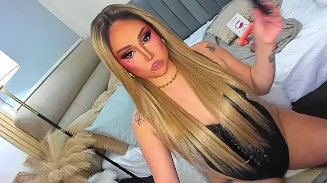 yourbabygoddess online show from September 27, 2025, 2:18 am