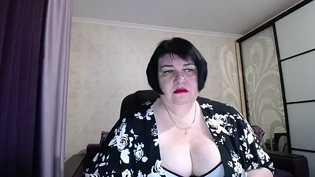 JuicyLady Di online show from November 14, 2025, 2:04 am