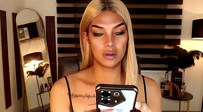 SarahAmber online show from March 22, 2025, 1:52 pm