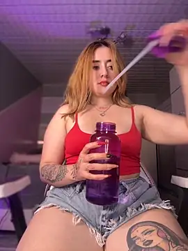 Sam Thompsoon  online show from November 16, 2025, 2:49 am