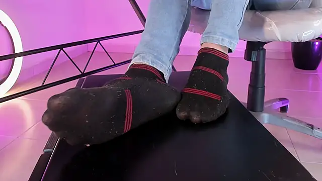 ArchieCollins online show from November 4, 2025, 10:57 pm