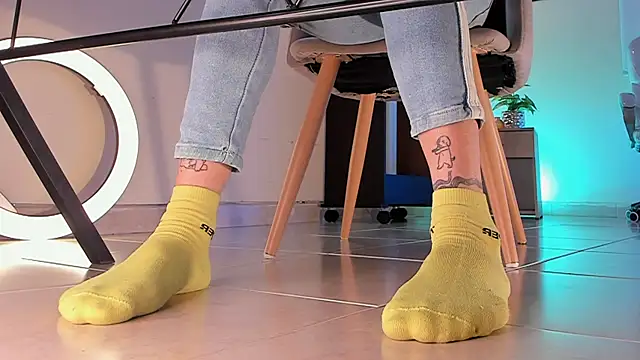 ArchieCollins online show from November 23, 2025, 4:22 am