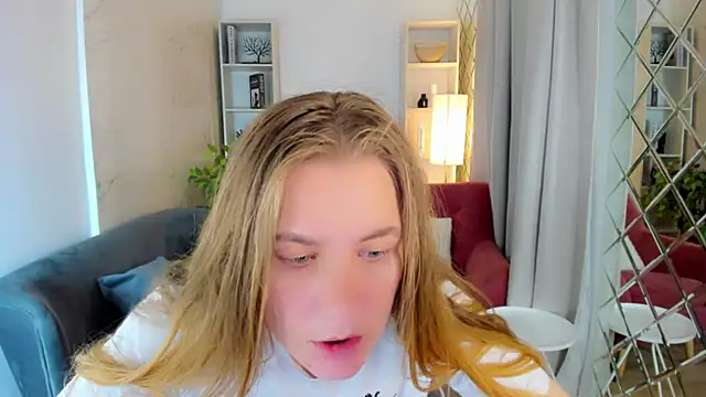 JadeSoft online show from September 13, 2025, 8:31 pm