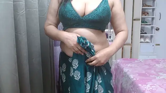 Snapshot of Lovelywife786 chatting on November 23, 2025, 7:24 pm Lovelywife786 online show from November 23, 2025, 7:24 pm