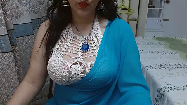 Snapshot of Lovelywife786 chatting on November 15, 2025, 4:00 pm Lovelywife786 online show from November 15, 2025, 4:00 pm