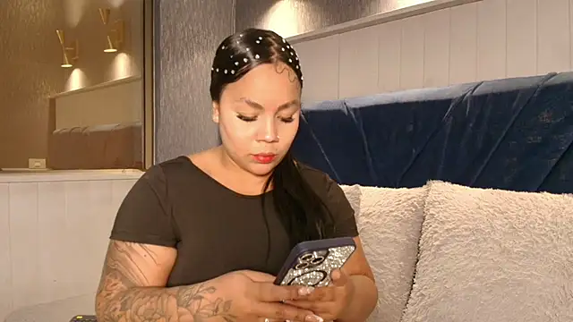 EmilyQueen3x online show from March 27, 2026, 3:02 pm