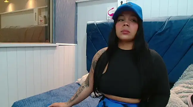 Snapshot of EmilyQueen3x chatting on February 25, 2025, 1:10 pm EmilyQueen3x online show from February 25, 2025, 1:10 pm