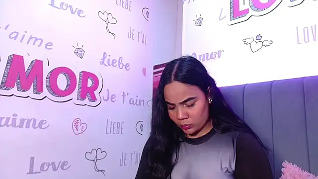 Snapshot of EmilyQueen3x chatting on November 22, 2025, 3:55 pm EmilyQueen3x online show from November 22, 2025, 3:55 pm